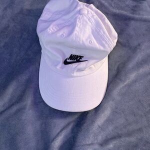 Nike Heritage86 Cap with Black and White Accents
